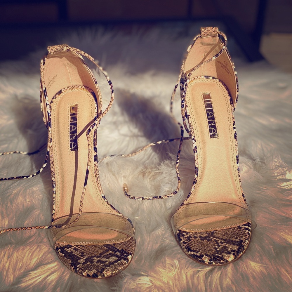 (SOLD) Snake Print Tan Heels